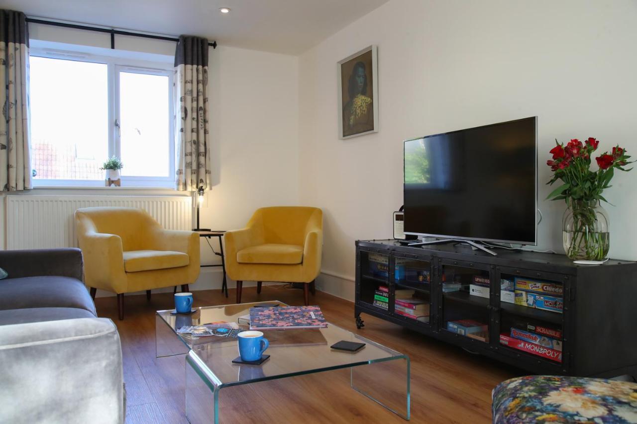 Сasa de vacaciones Burgess Yard 2-bedroom Cottage, *
